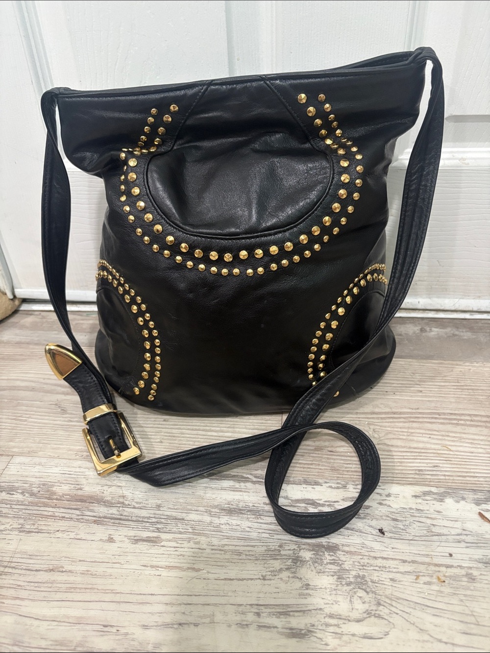 Valerie's Handbags

GENUINE LEATHER

MADE IN US